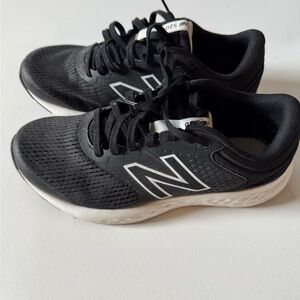 Used 520 Balance Black and White Sneakers